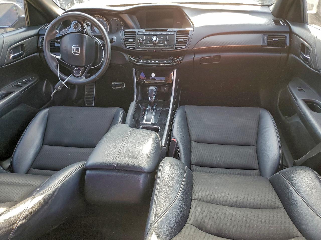 2017 HONDA ACCORD SPORT photo 15