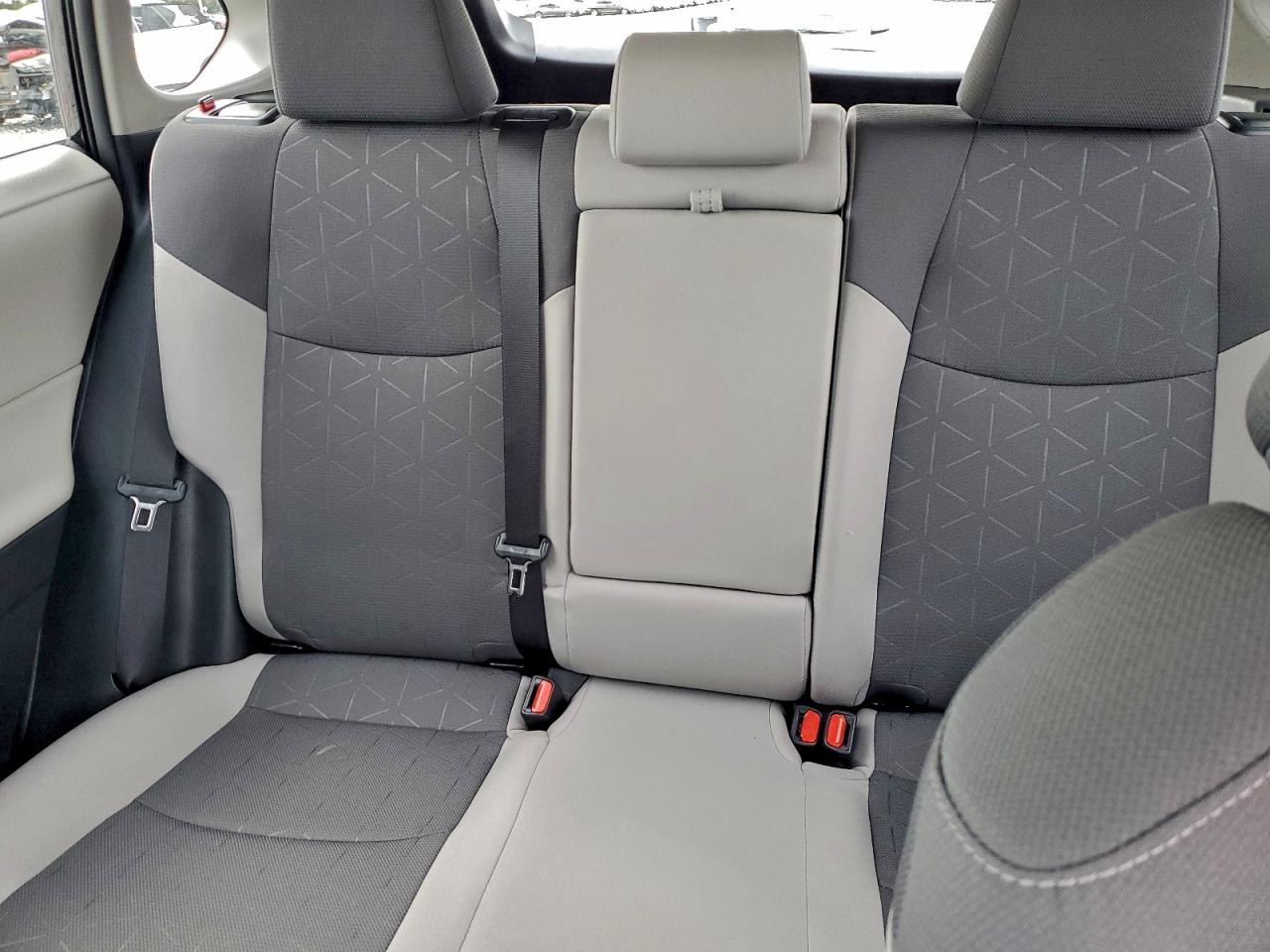 2024 TOYOTA RAV4 XLE photo 10