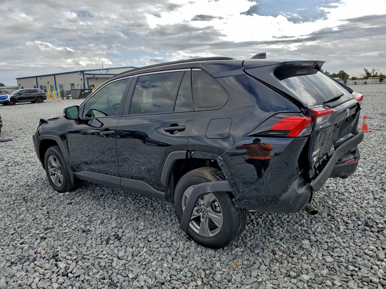 2024 TOYOTA RAV4 XLE photo 2