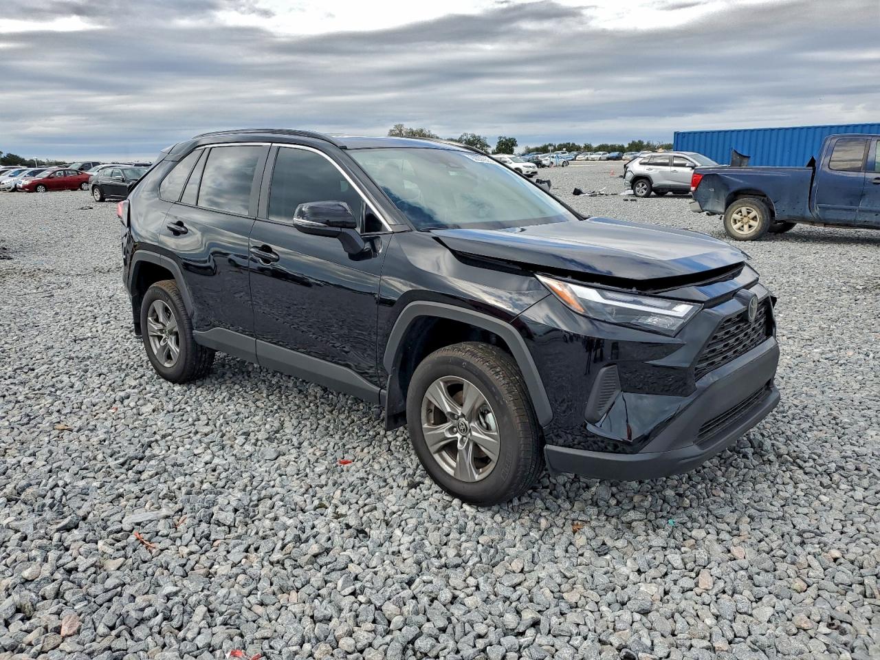 2024 TOYOTA RAV4 XLE photo 4
