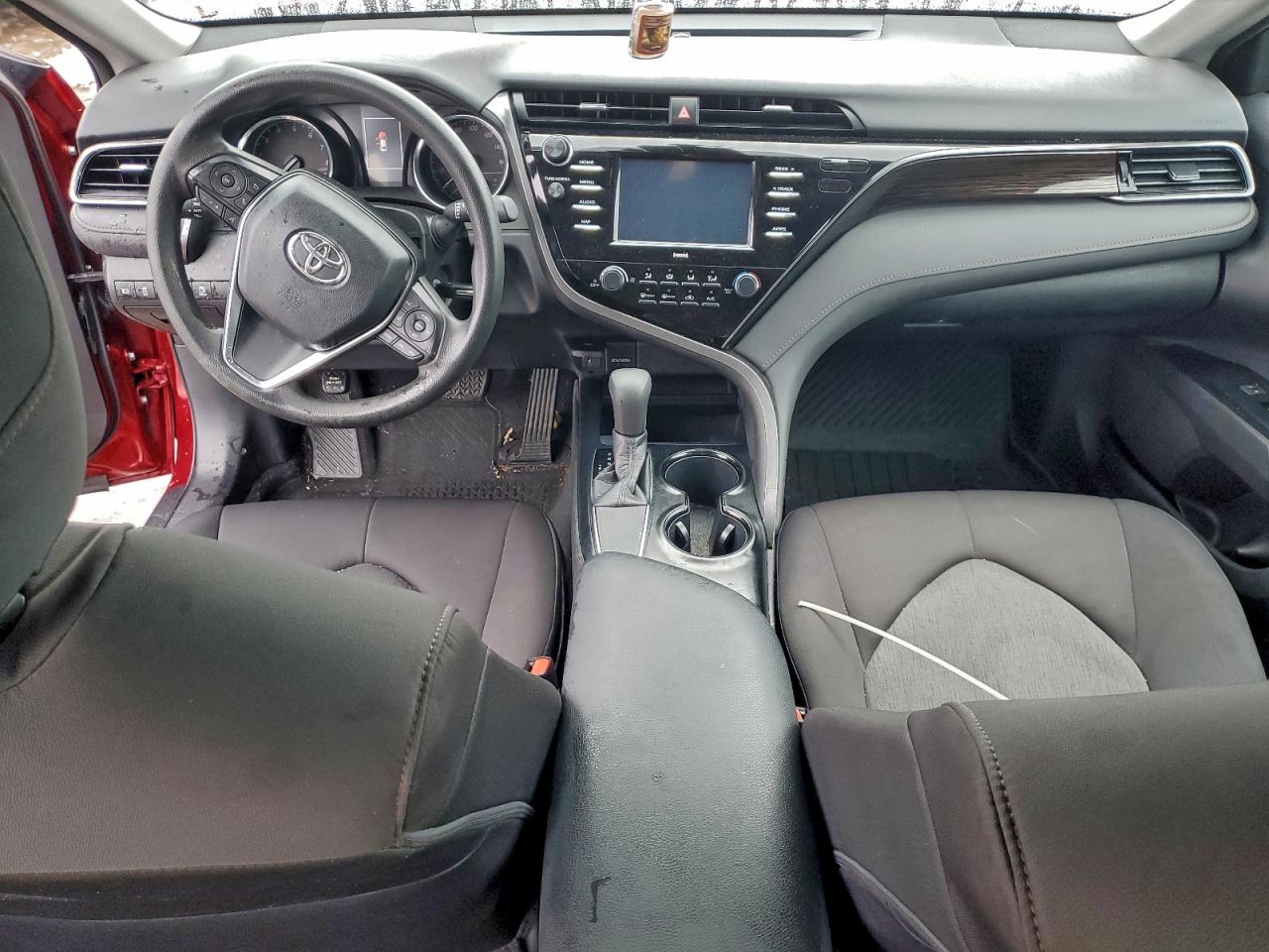 2020 TOYOTA CAMRY LE photo 8