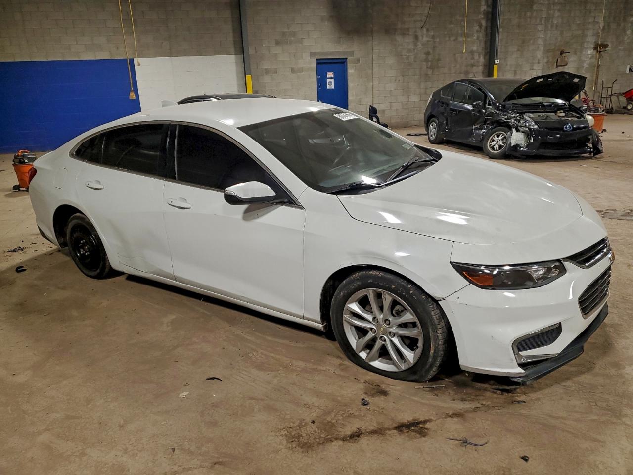 2016 CHEVROLET MALIBU LT photo 4