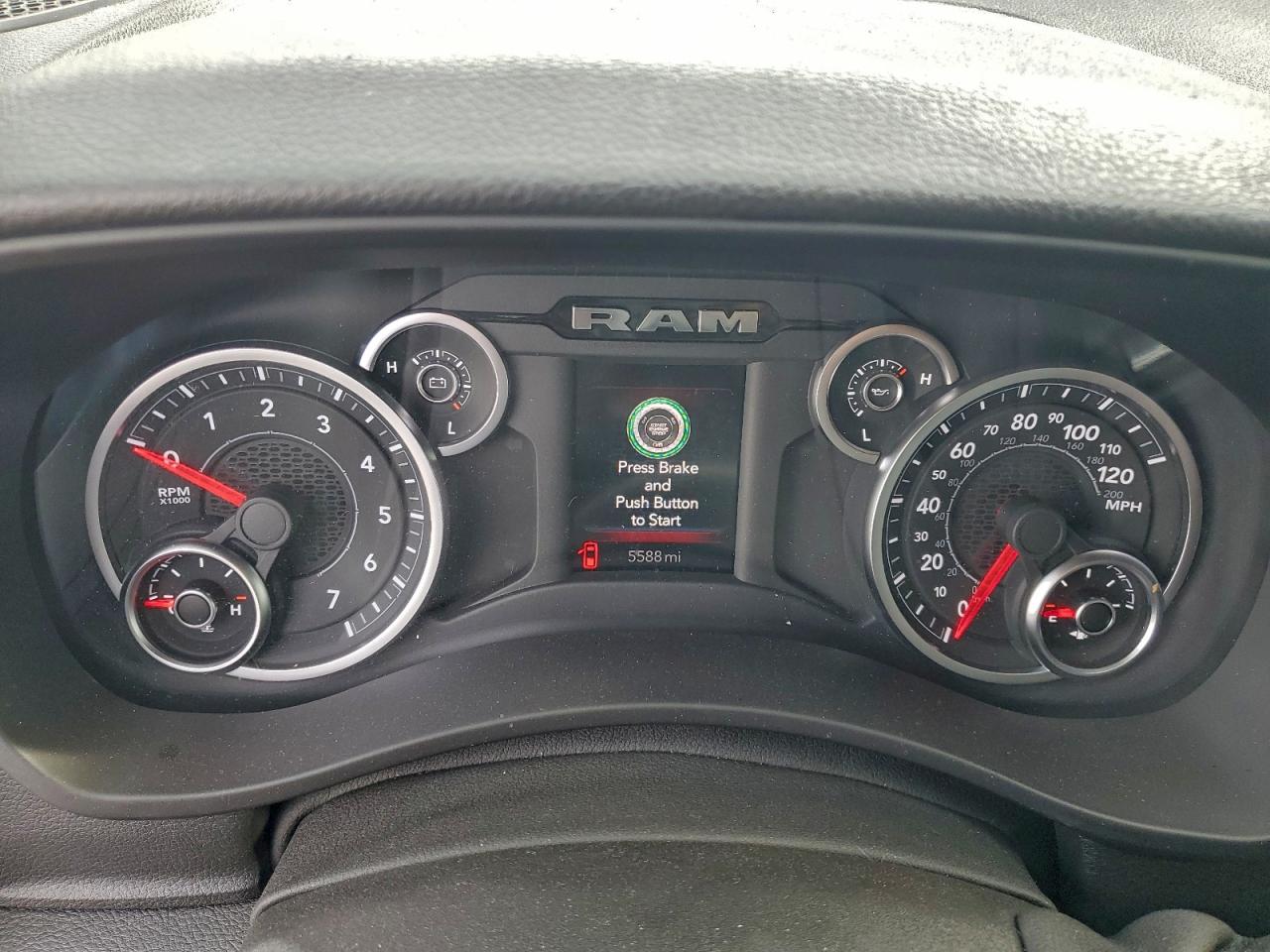 2025 RAM 2500 TRADESMAN photo 17
