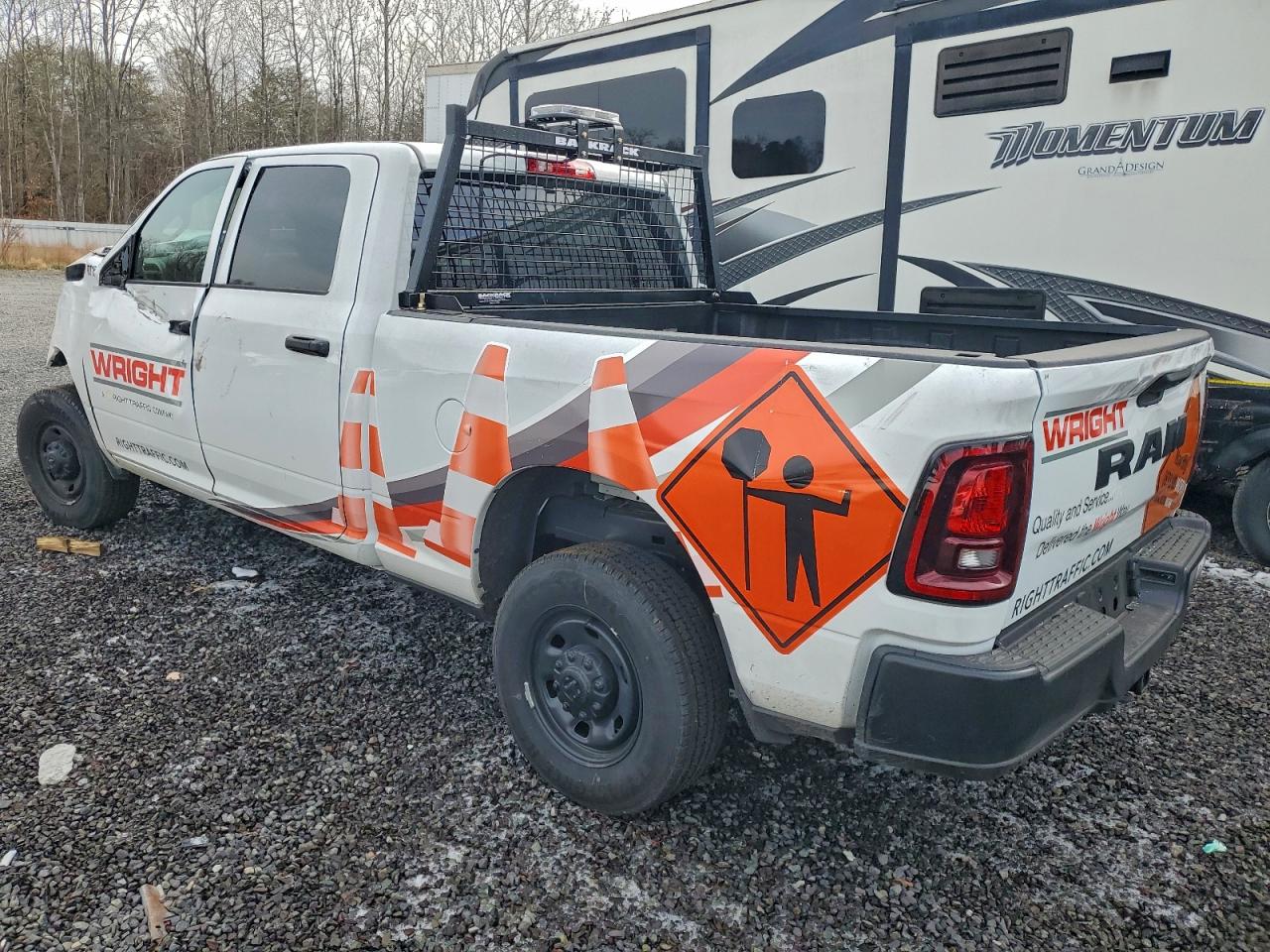 2025 RAM 2500 TRADESMAN photo 3