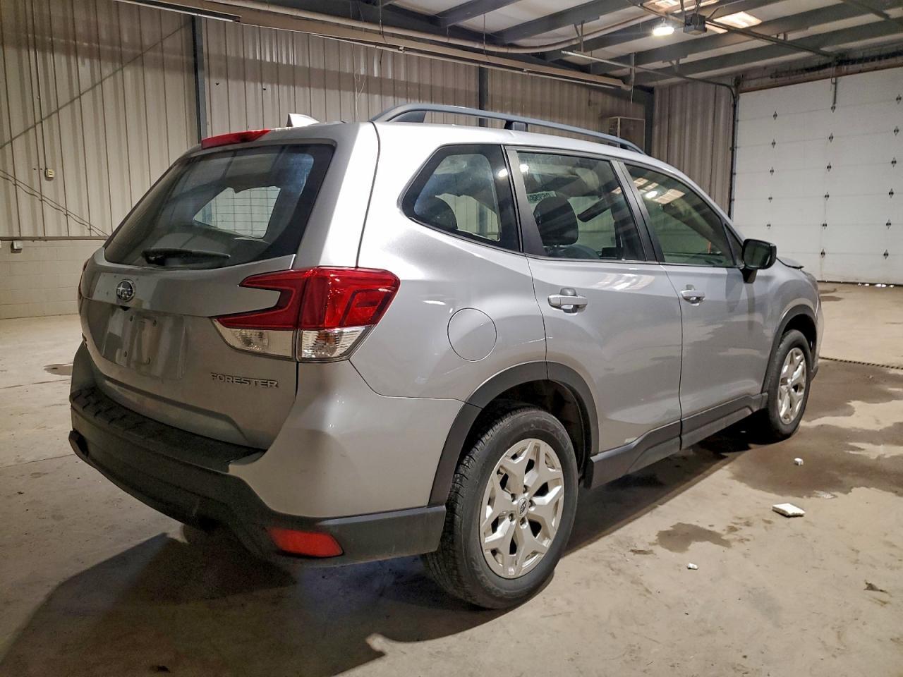 2019 SUBARU FORESTER photo 5
