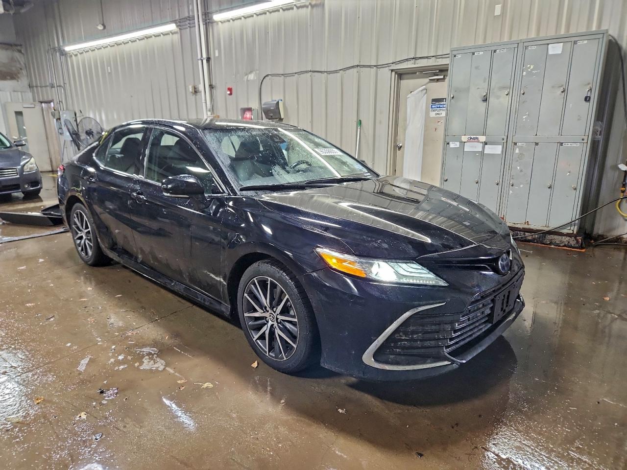 2023 TOYOTA CAMRY XLE photo 4