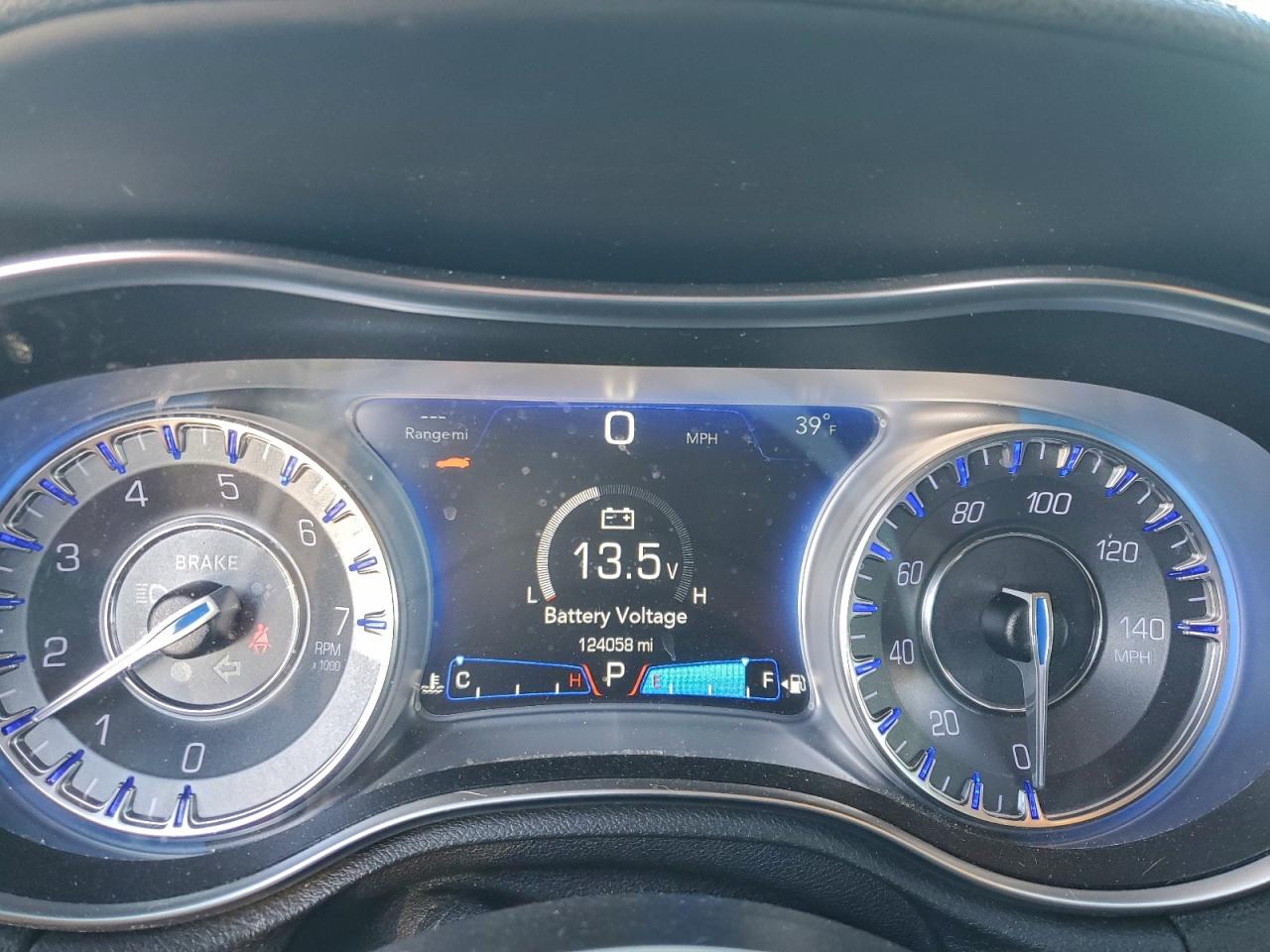 2018 CHRYSLER 300 TOURING photo 9