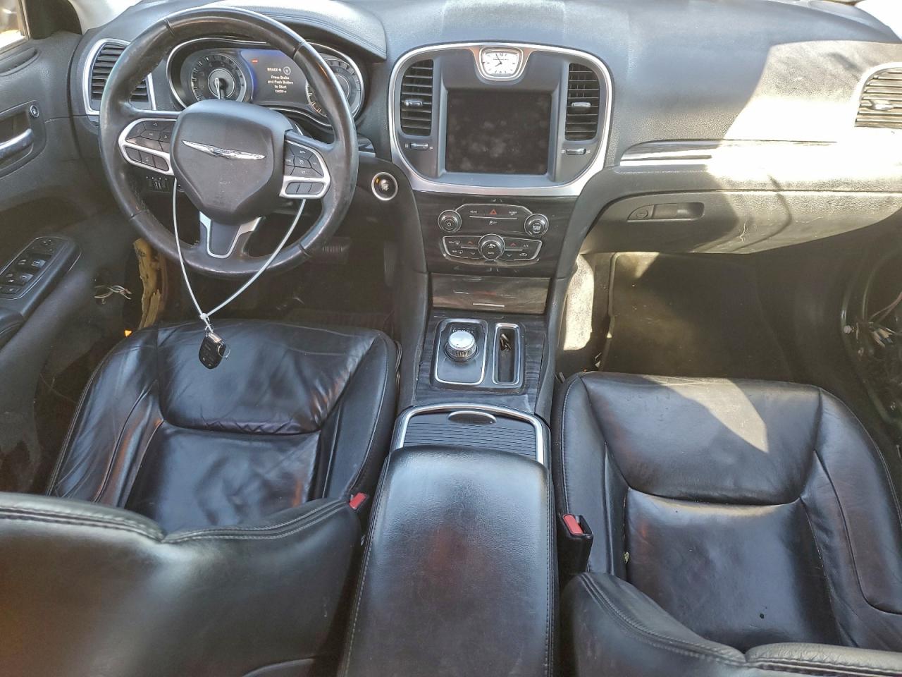 2018 CHRYSLER 300 TOURING photo 8
