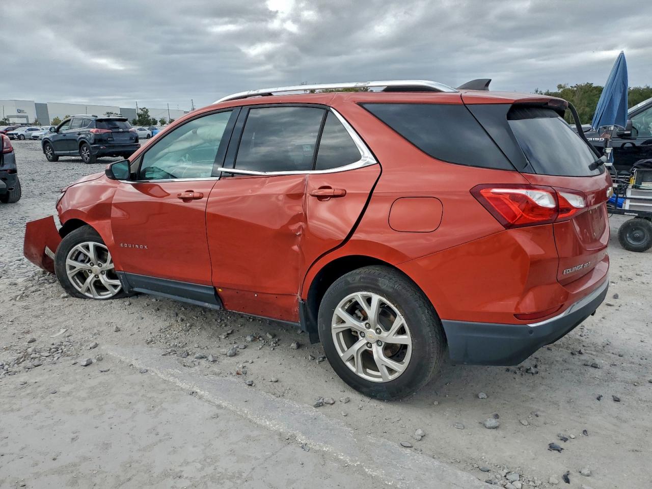 2020 CHEVROLET EQUINOX LT photo 2