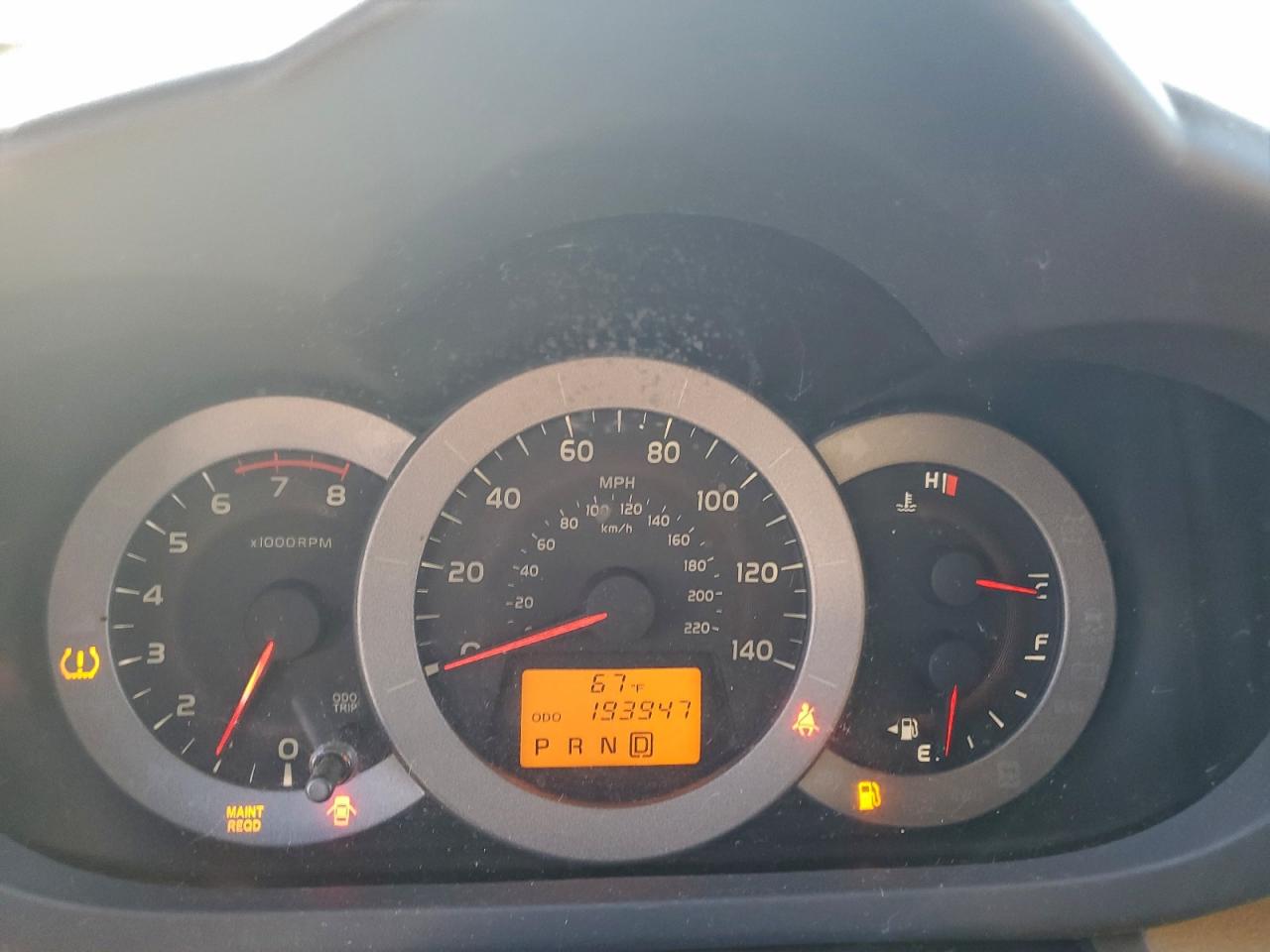 2011 TOYOTA RAV4 photo 9