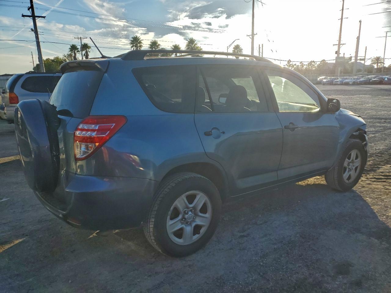 2011 TOYOTA RAV4 photo 3