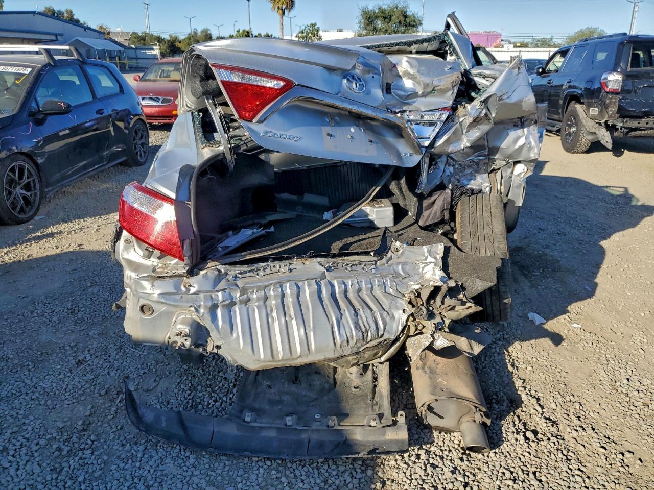 2016 TOYOTA CAMRY LE photo 6