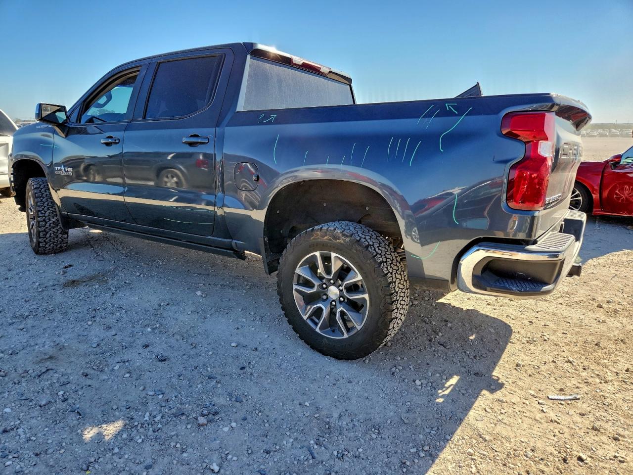 2020 CHEVROLET SILVERADO C1500 LT photo 2