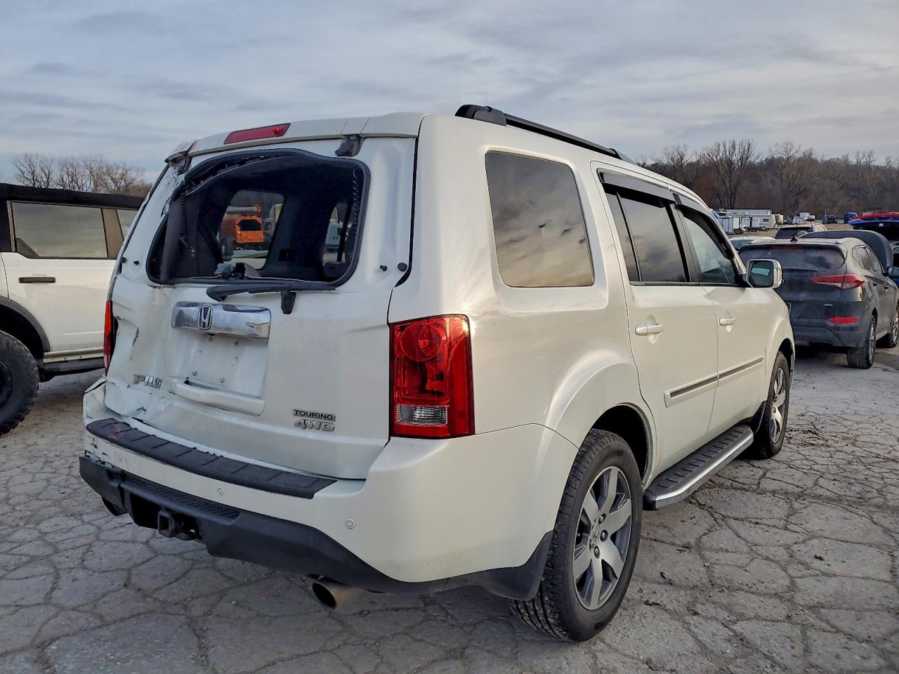 2015 HONDA PILOT TOURING photo 3
