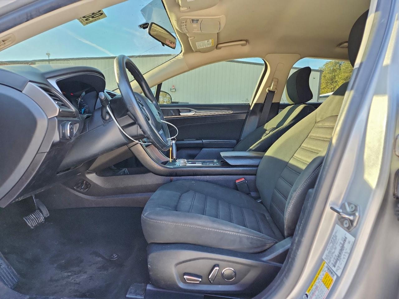 2018 FORD FUSION SE photo 13
