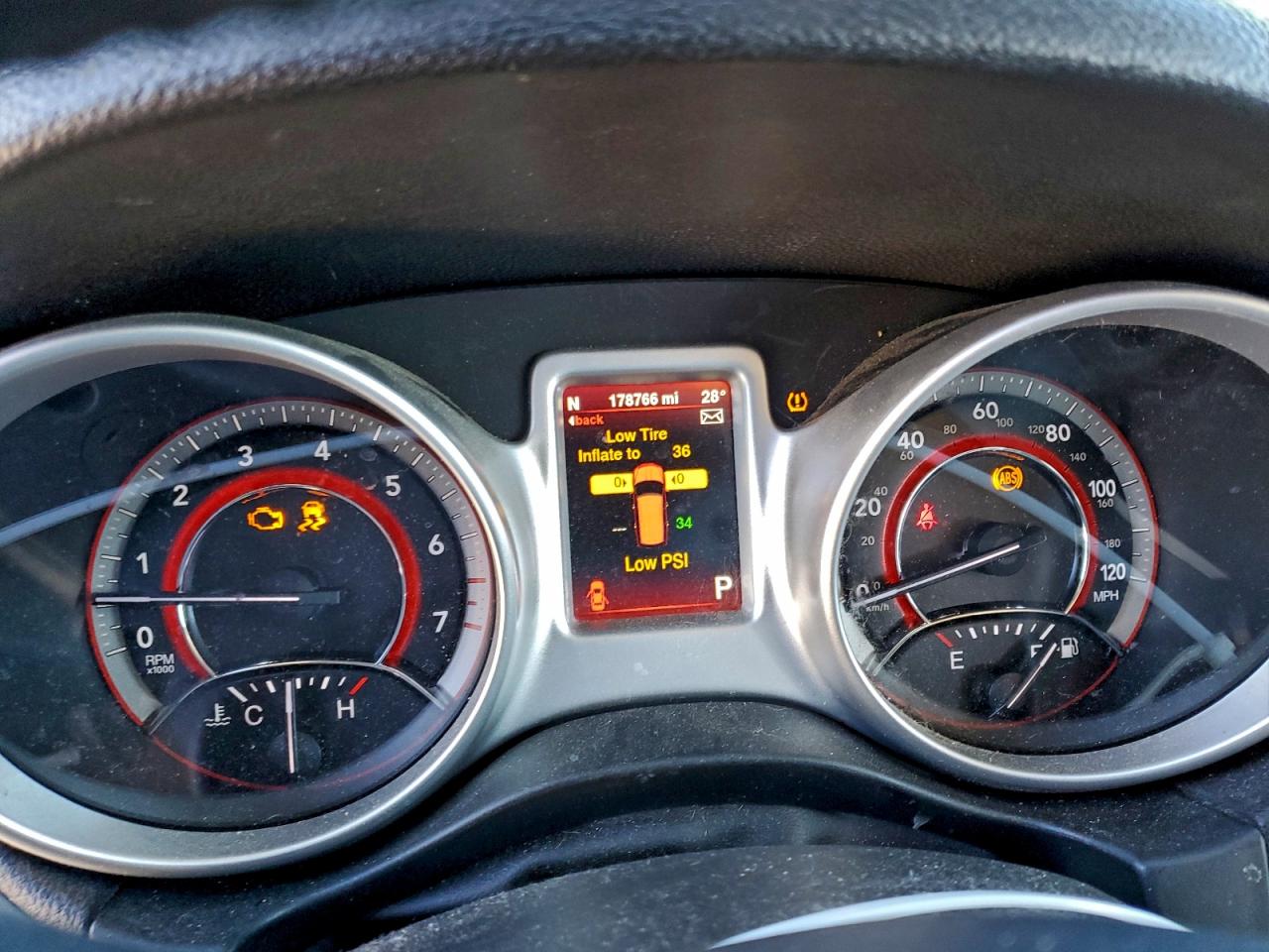 2014 DODGE JOURNEY SXT photo 9