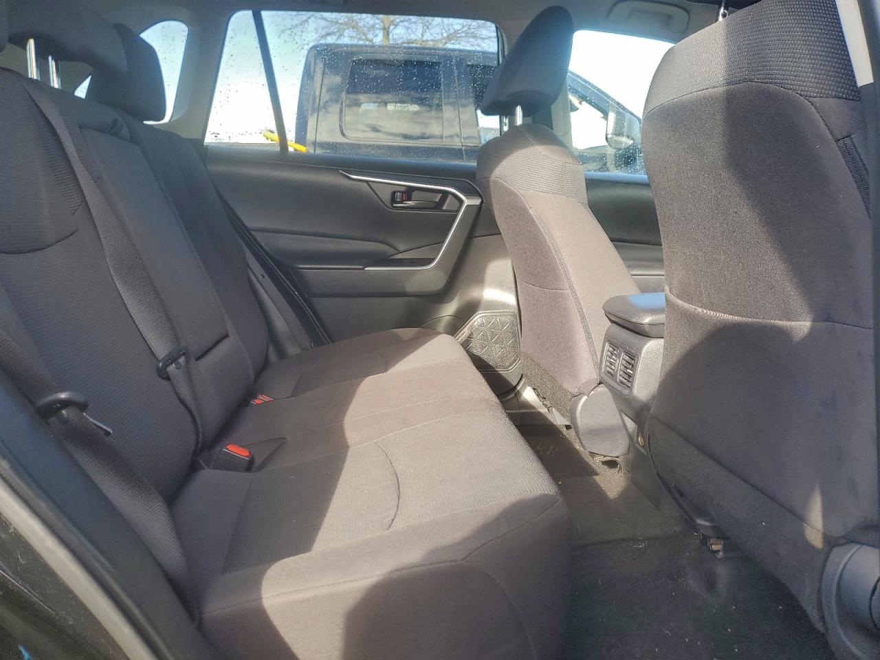 2024 TOYOTA RAV4 LE photo 11