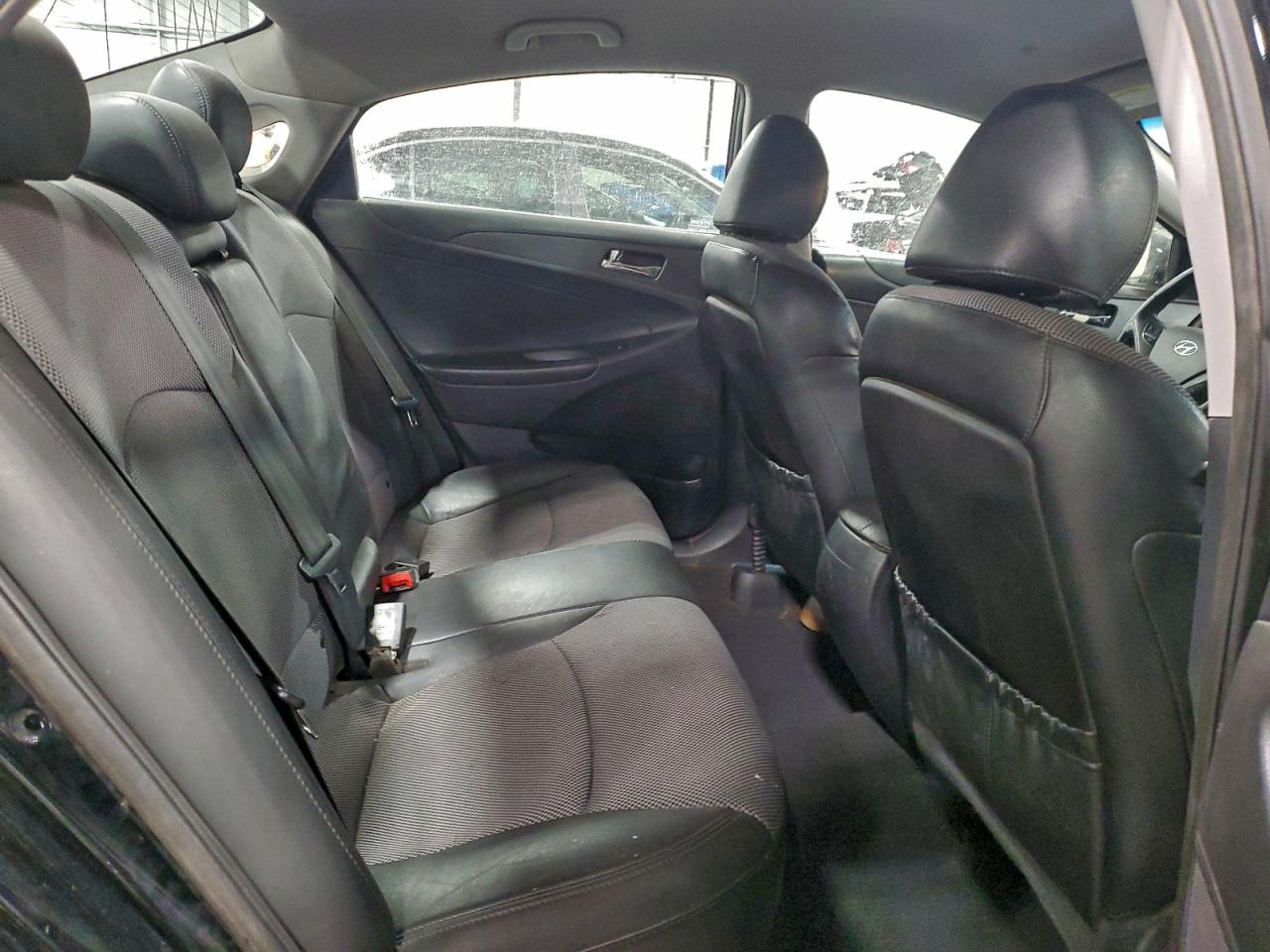 2011 HYUNDAI SONATA SE photo 10