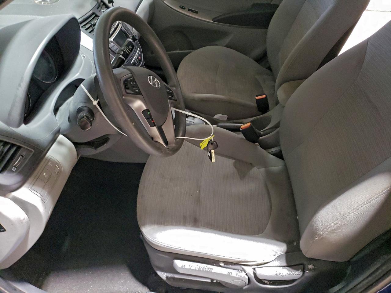 2015 HYUNDAI ACCENT GLS photo 13