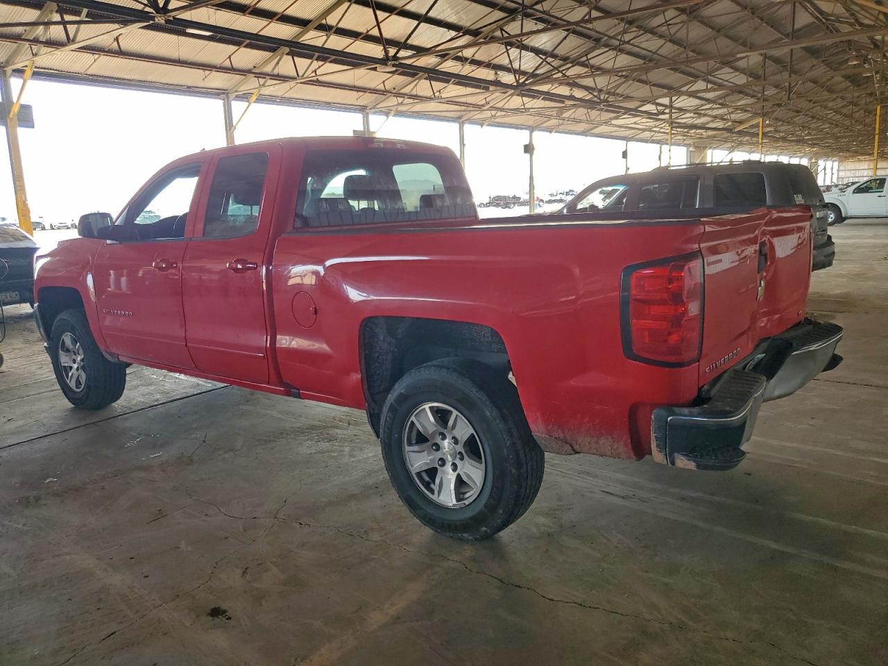 2018 CHEVROLET SILVERADO C1500 LT photo 3