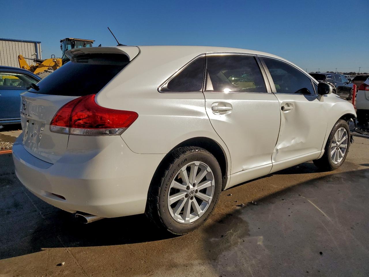 2010 TOYOTA VENZA photo 3