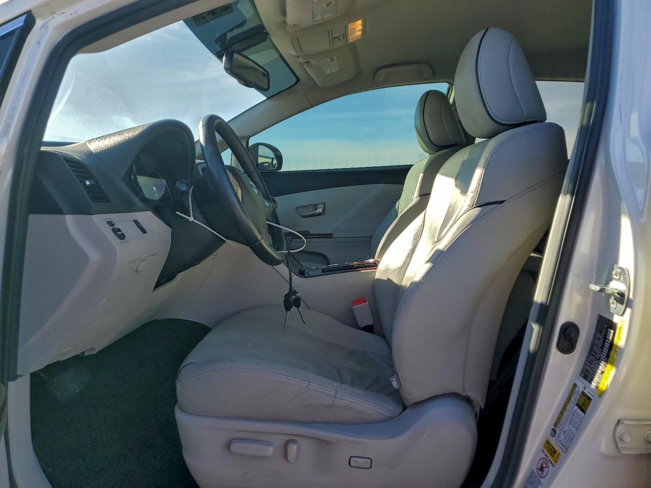 2010 TOYOTA VENZA photo 7