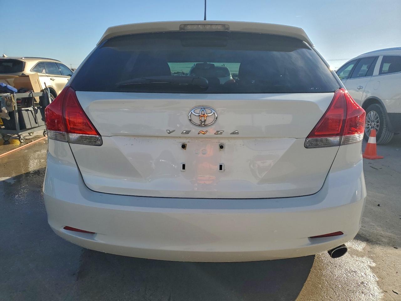 2010 TOYOTA VENZA photo 6