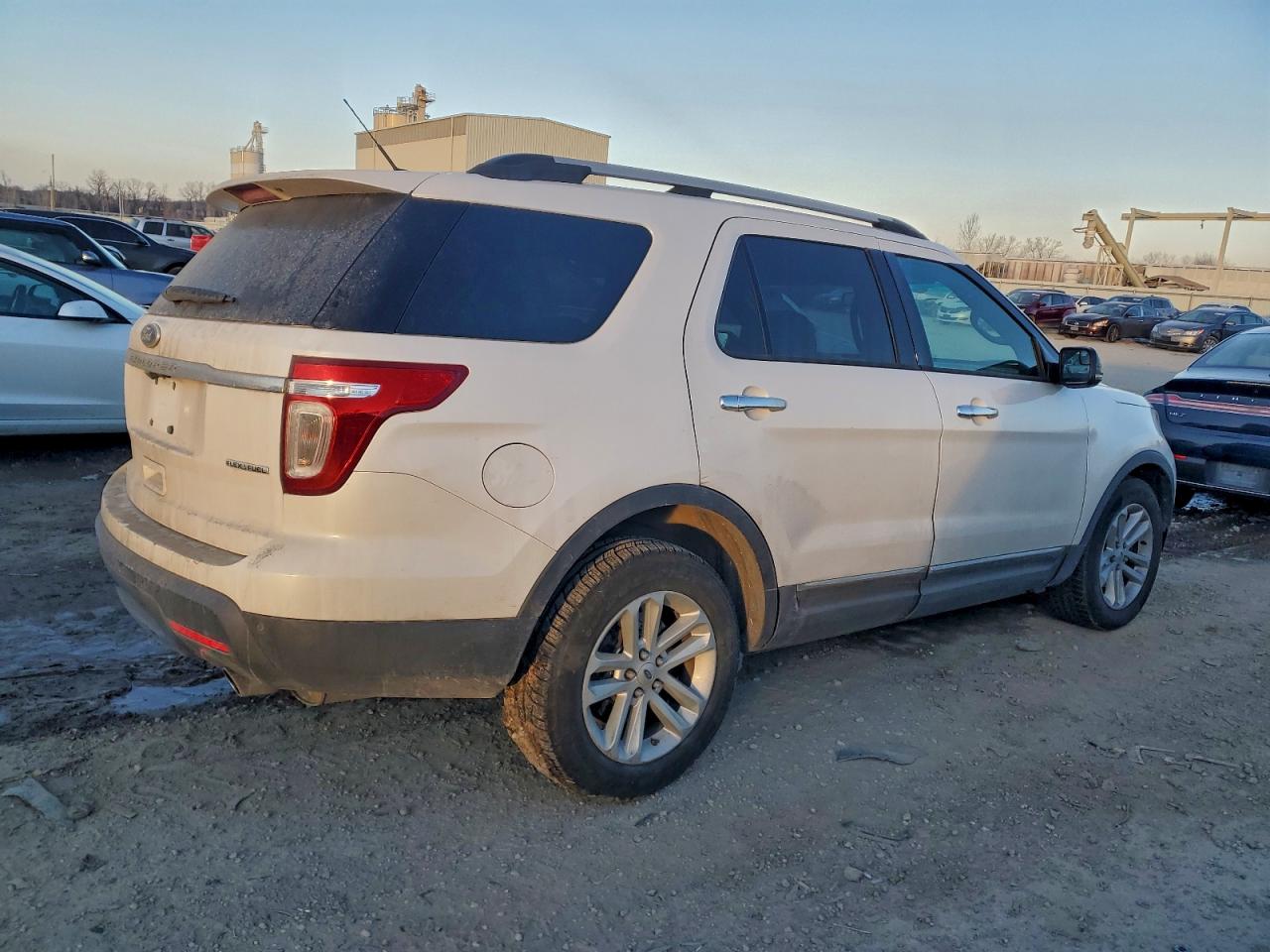 2013 FORD EXPLORER XLT photo 3