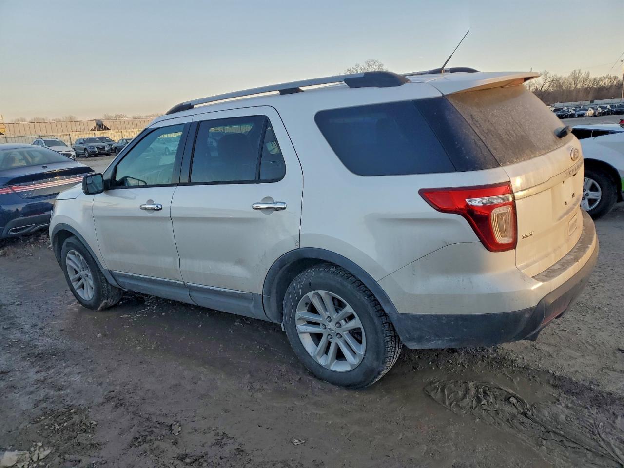 2013 FORD EXPLORER XLT photo 2