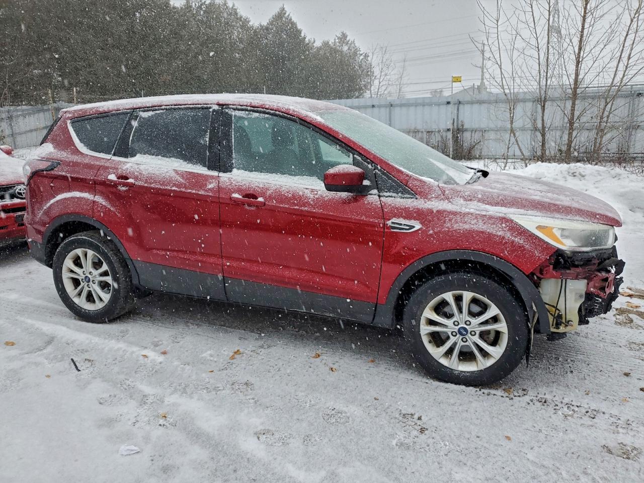 2017 FORD ESCAPE SE photo 4
