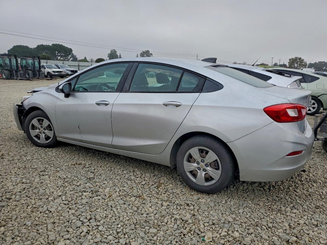 2016 CHEVROLET CRUZE LS photo 4