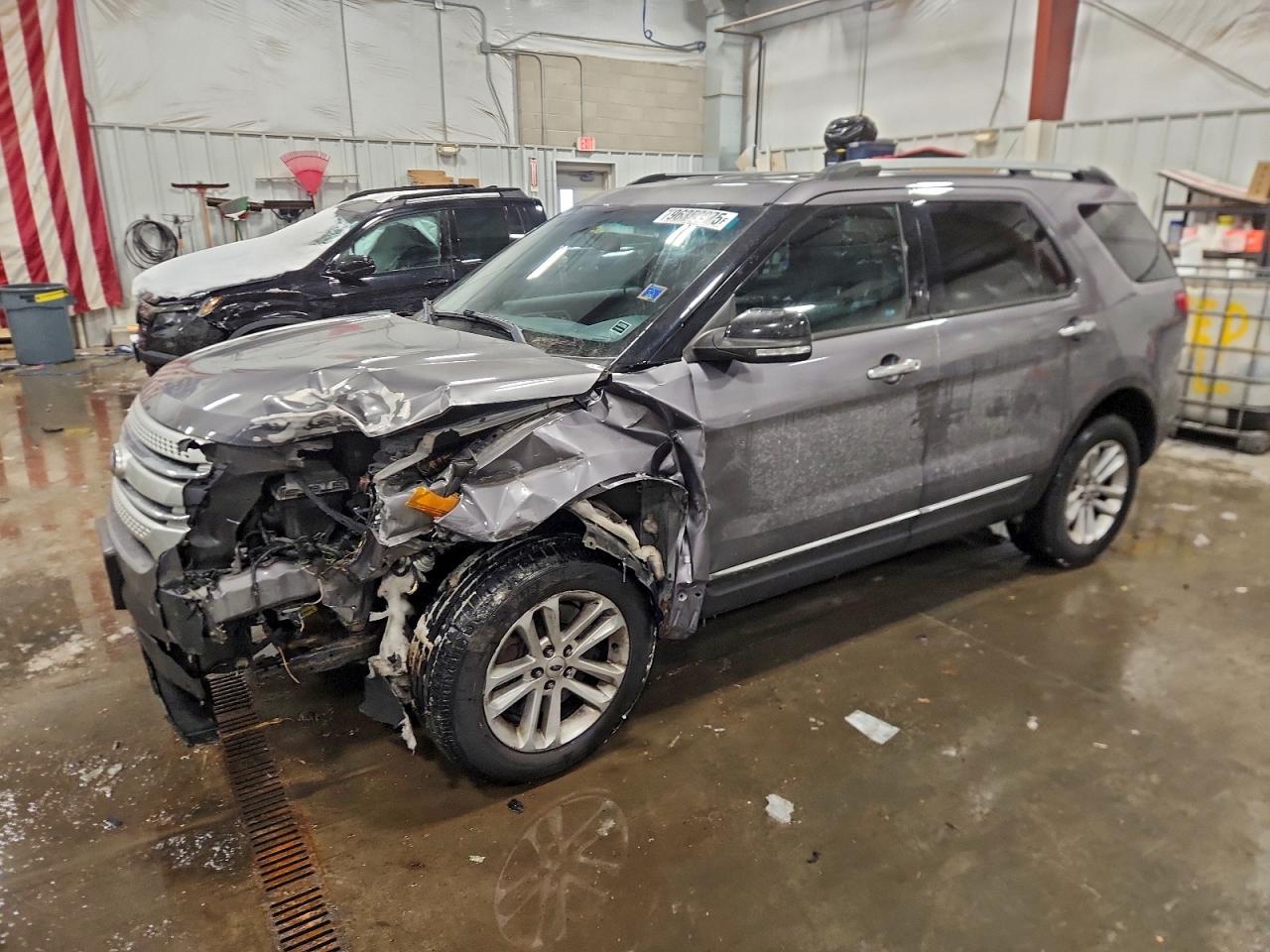 2013 FORD EXPLORER XLT — FRONT END damage — photo 1