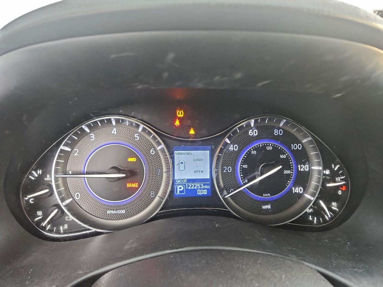 2017 INFINITI QX80 BASE photo 9