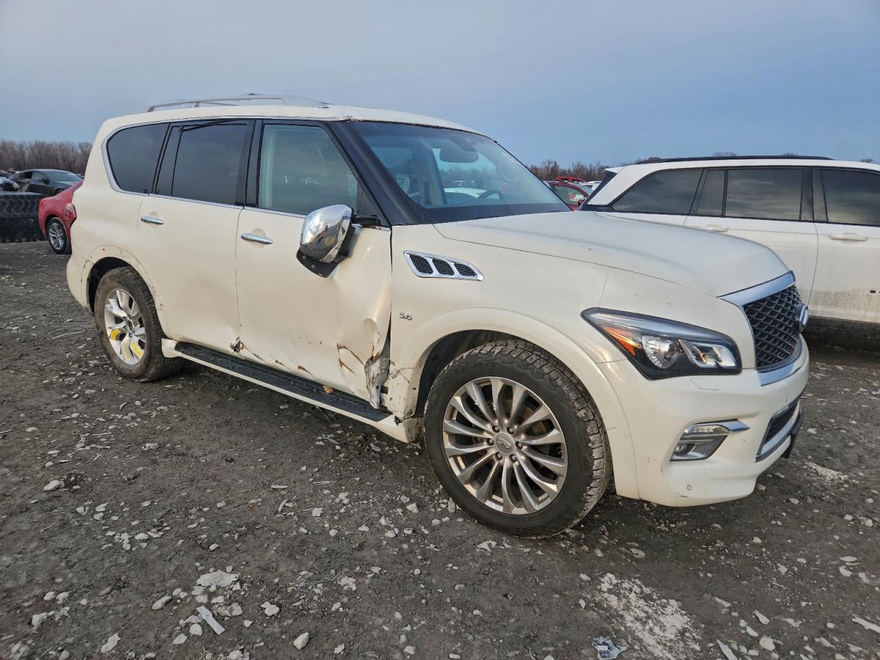 2017 INFINITI QX80 BASE photo 4