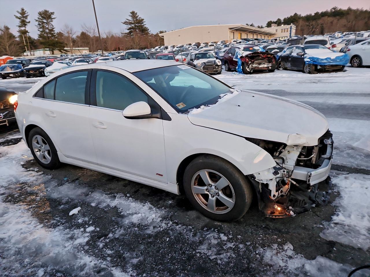 2016 CHEVROLET CRUZE LIMITED LT photo 4