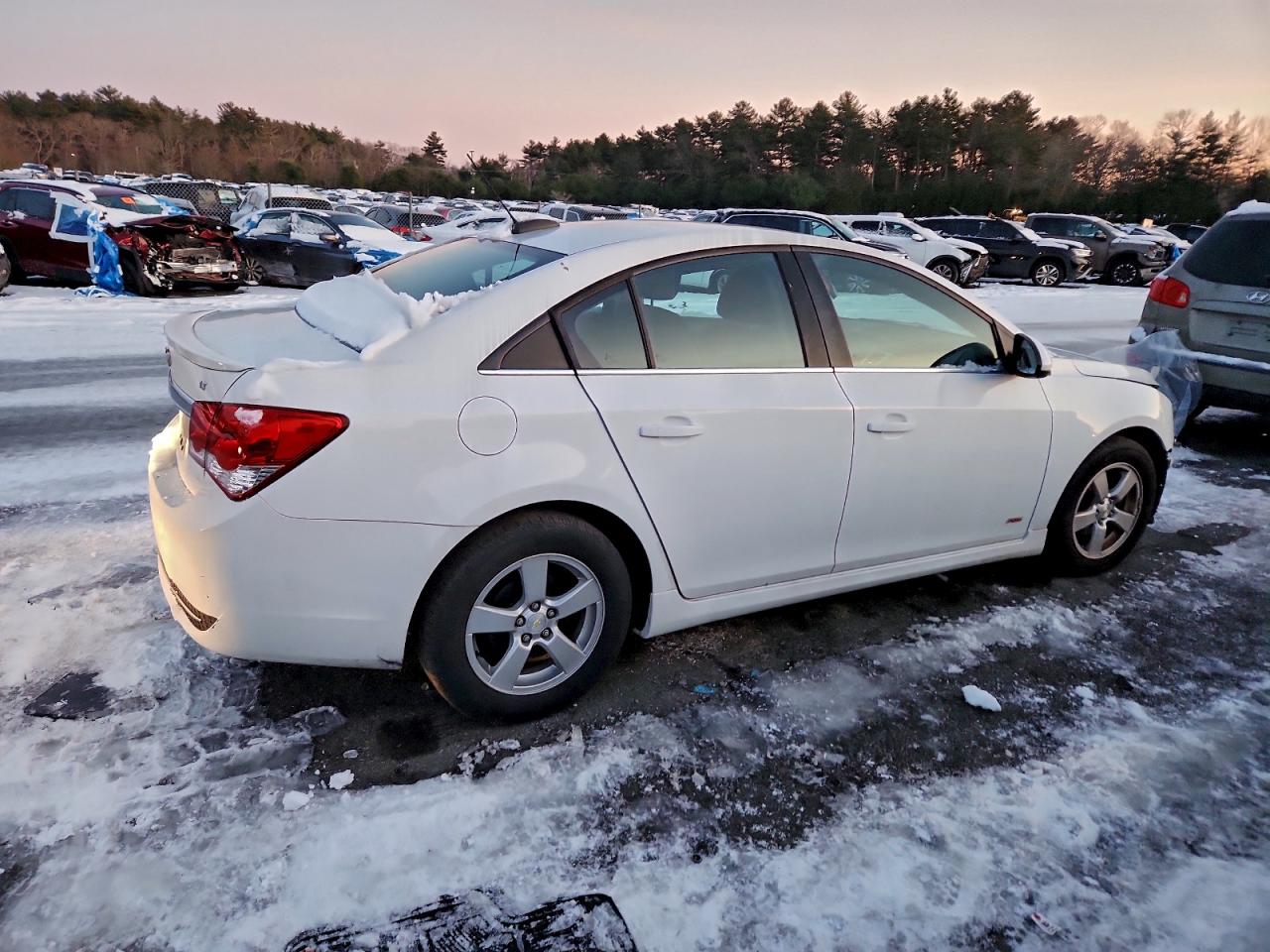 2016 CHEVROLET CRUZE LIMITED LT photo 3