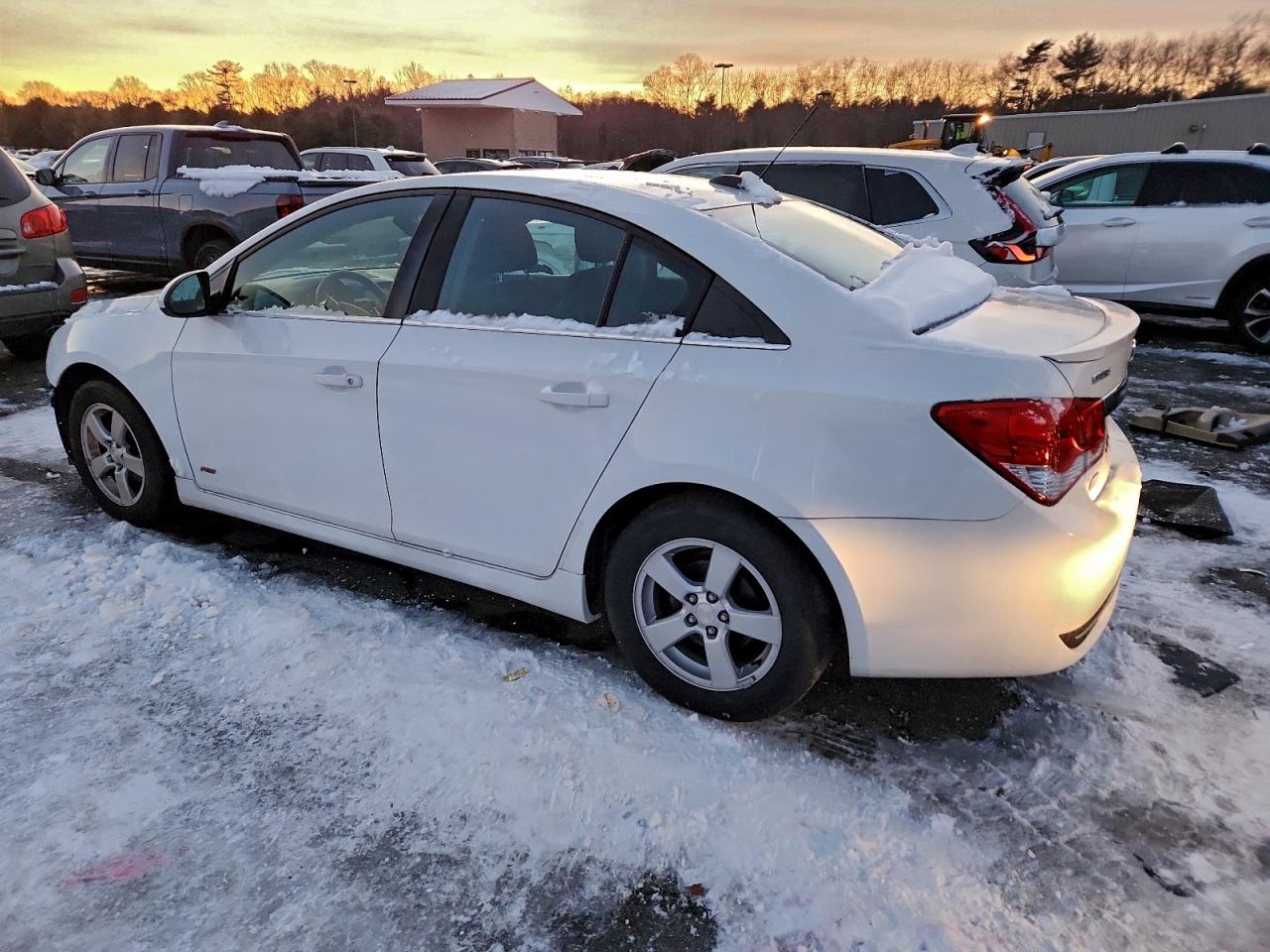 2016 CHEVROLET CRUZE LIMITED LT photo 2