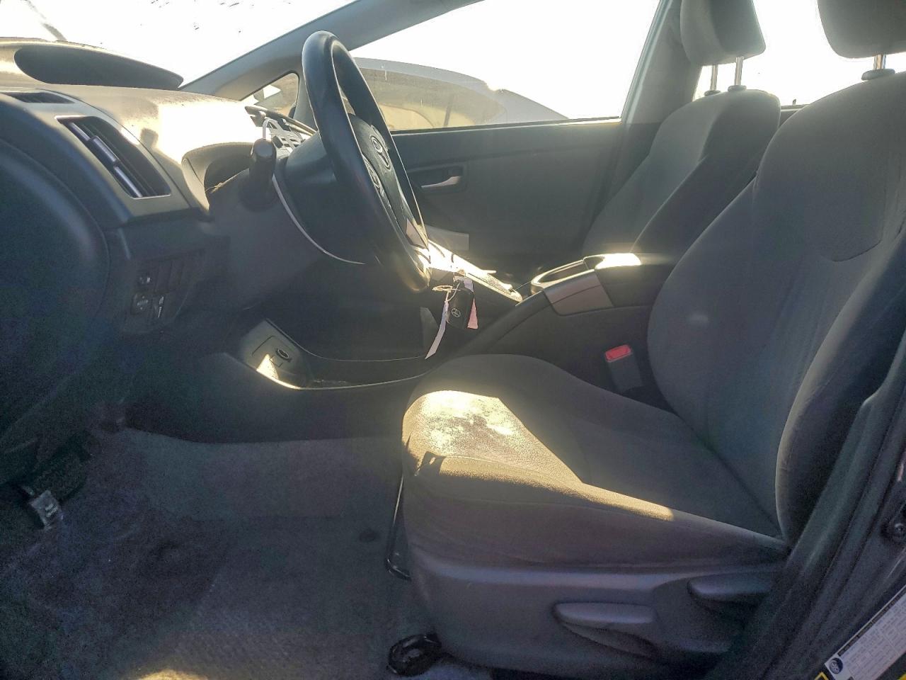 2013 TOYOTA PRIUS photo 13