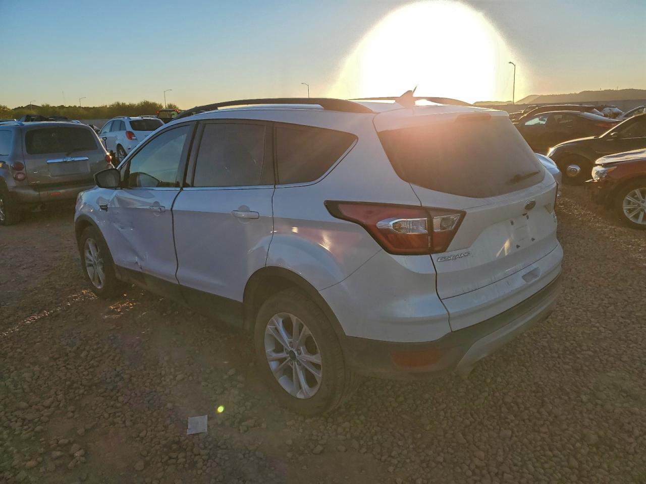 2018 FORD ESCAPE SEL photo 4