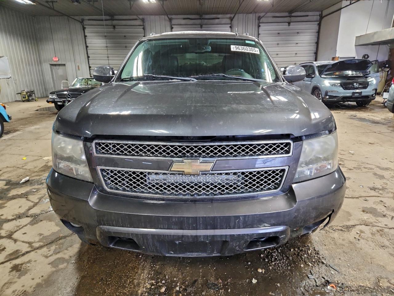 2011 CHEVROLET AVALANCHE LTZ photo 5
