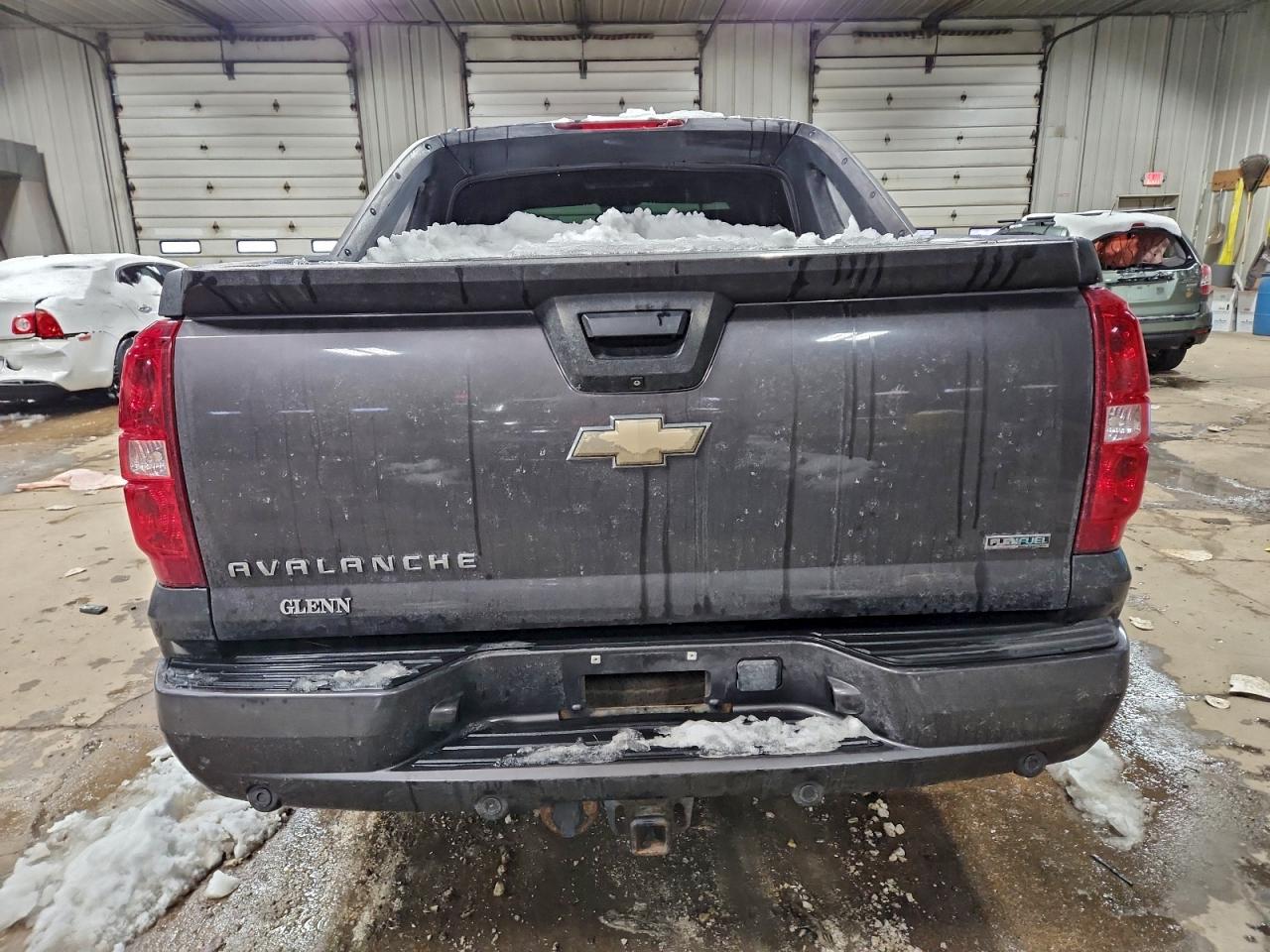 2011 CHEVROLET AVALANCHE LTZ photo 6