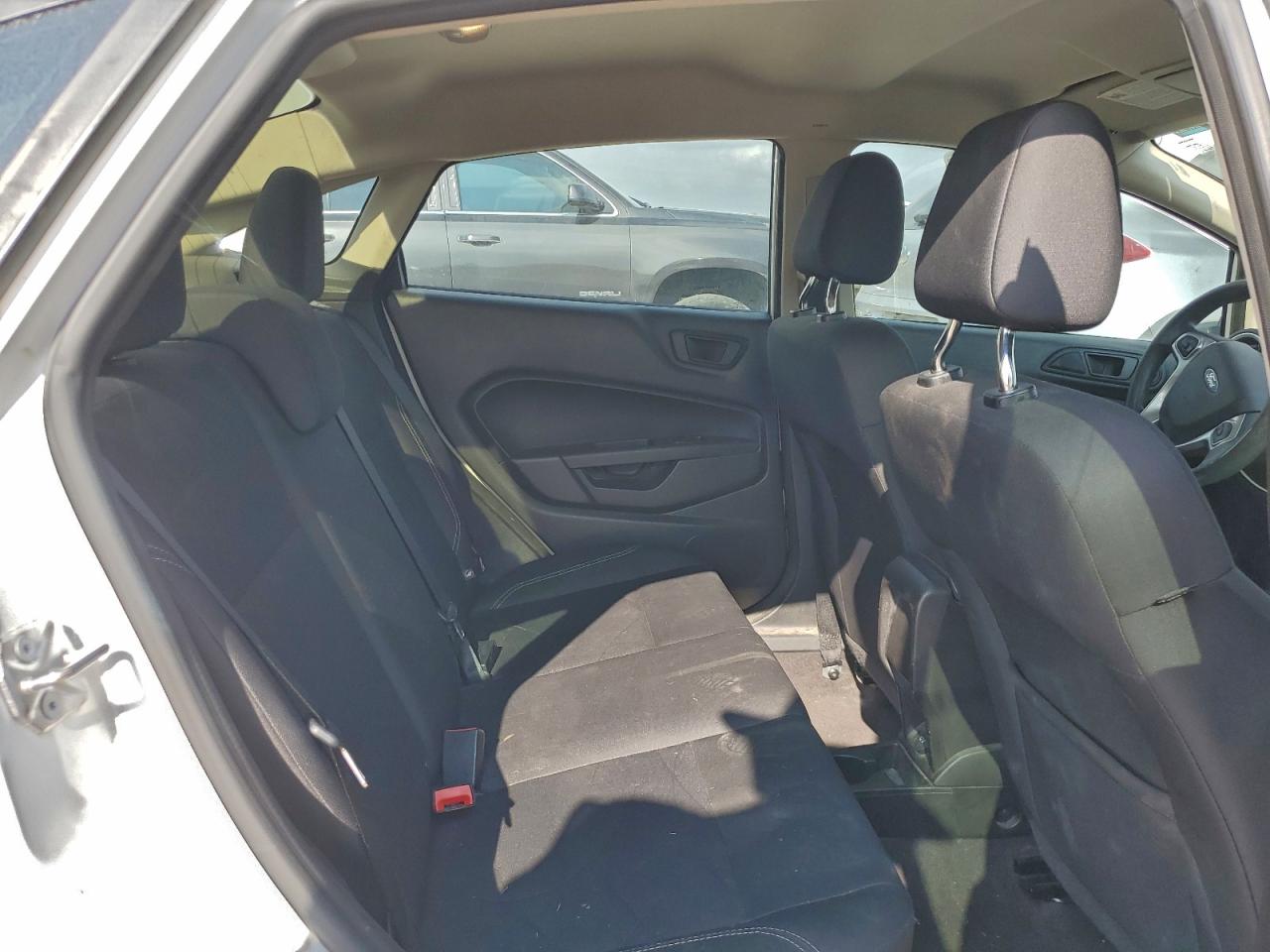 2018 FORD FIESTA SE photo 10