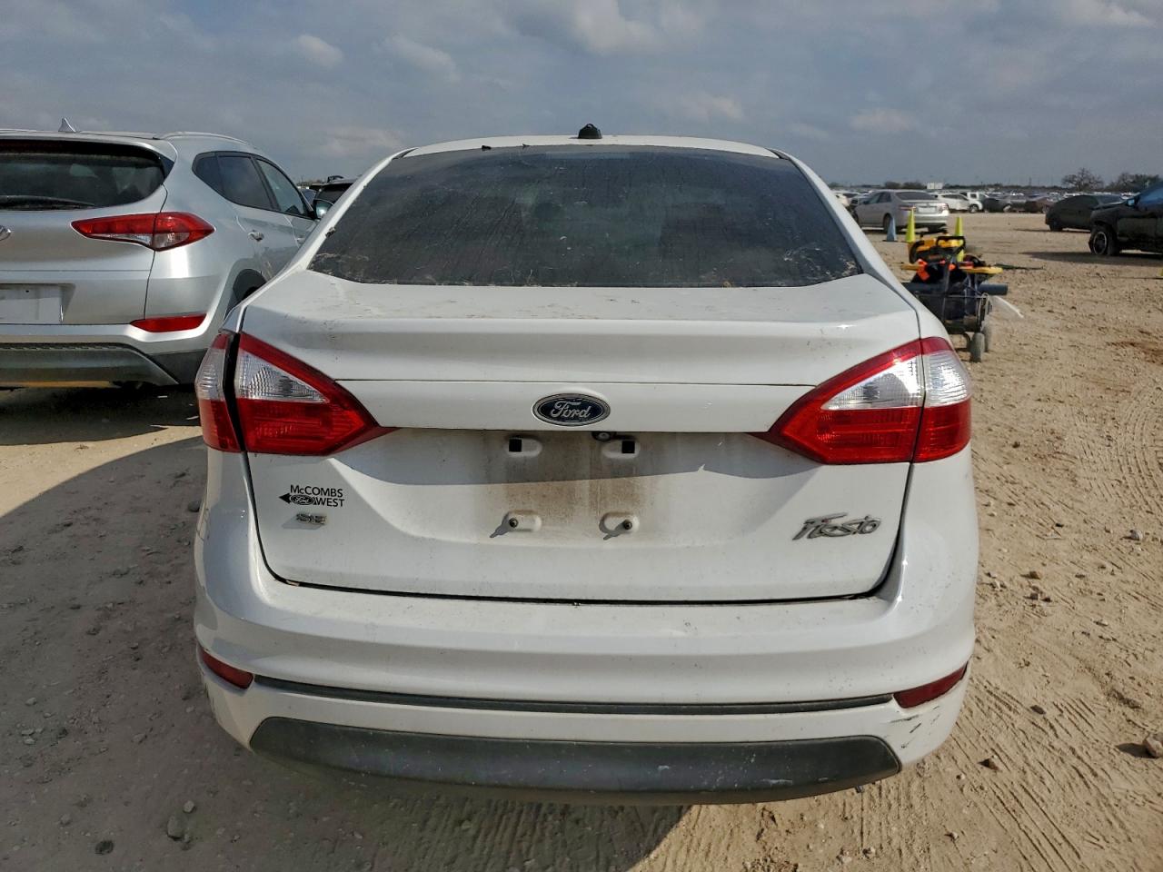 2018 FORD FIESTA SE photo 6