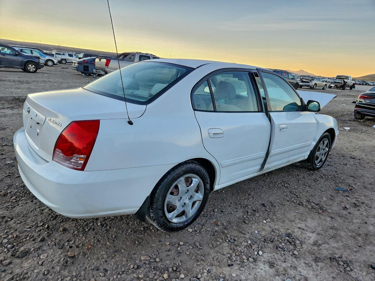 2006 HYUNDAI ELANTRA GLS photo 5
