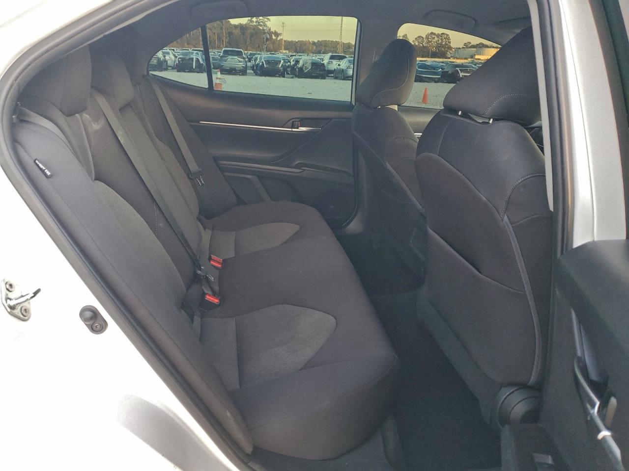 2022 TOYOTA CAMRY LE photo 28