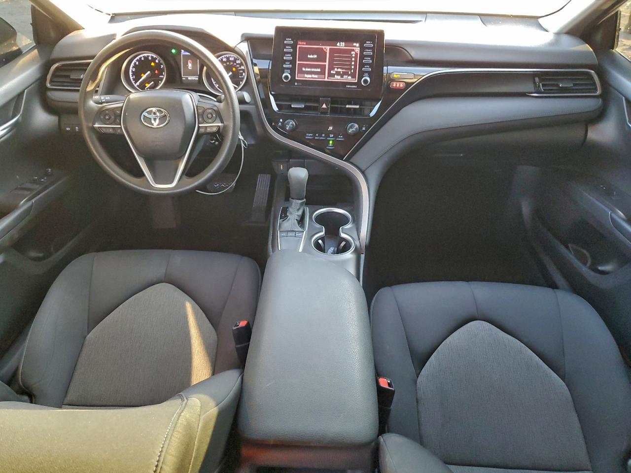 2022 TOYOTA CAMRY LE photo 22