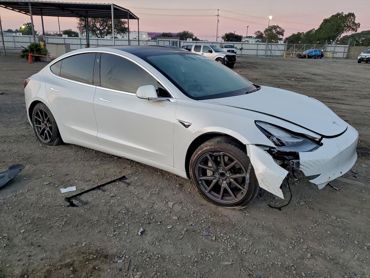 2019 TESLA MODEL 3 photo 4