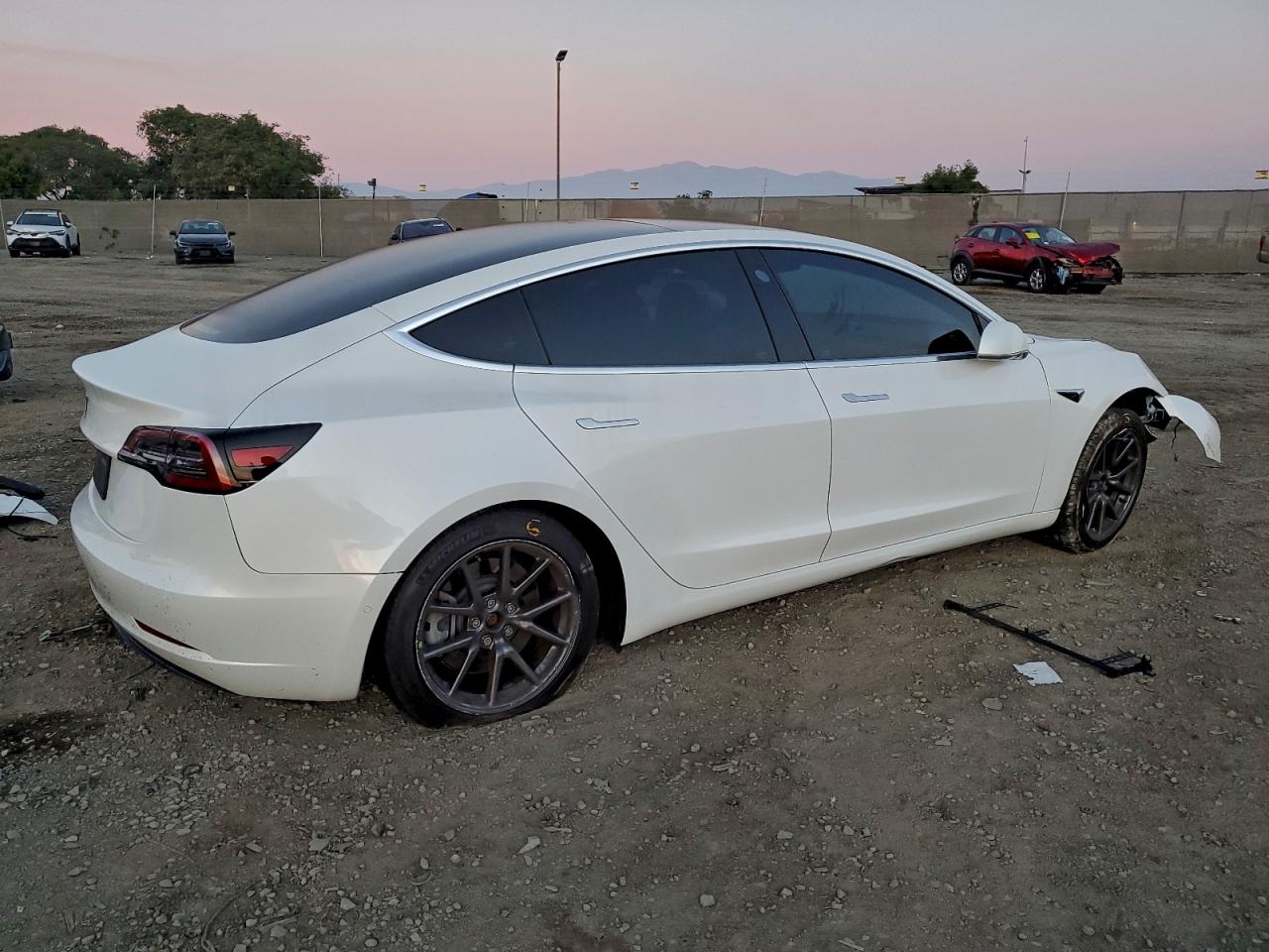 2019 TESLA MODEL 3 photo 3