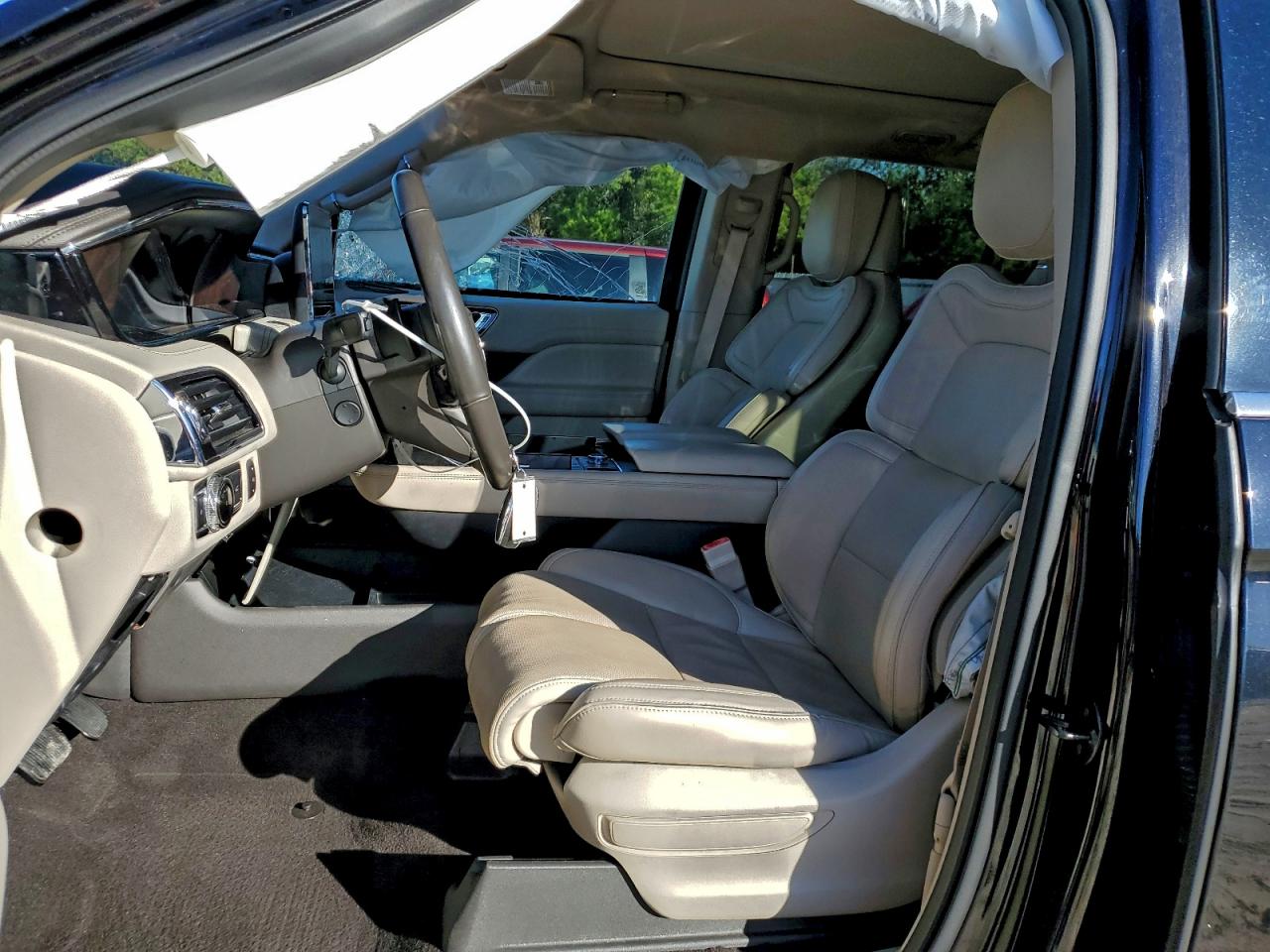 2019 LINCOLN NAVIGATOR L RESERVE photo 13