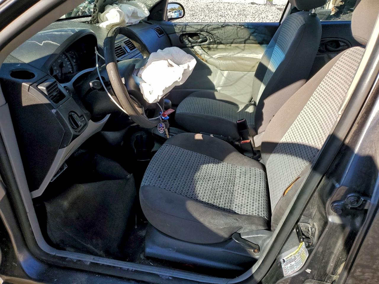 2007 FORD FOCUS ZX4 photo 13